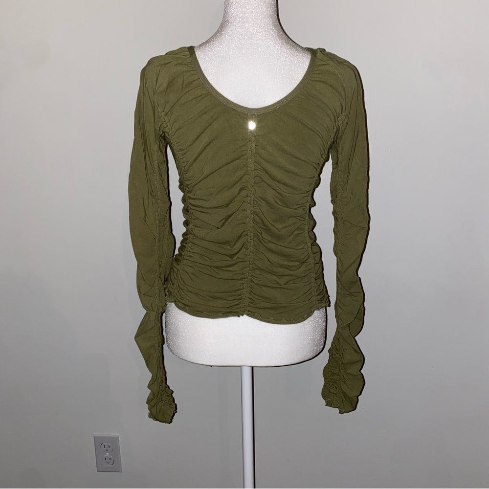 Fabletics Green Ruched Long Sleeve - Picture 2 of 2
